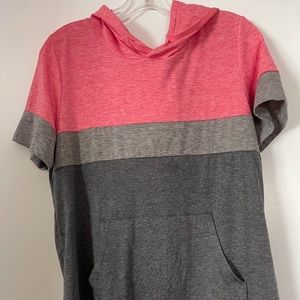 Short sleeve hooded top